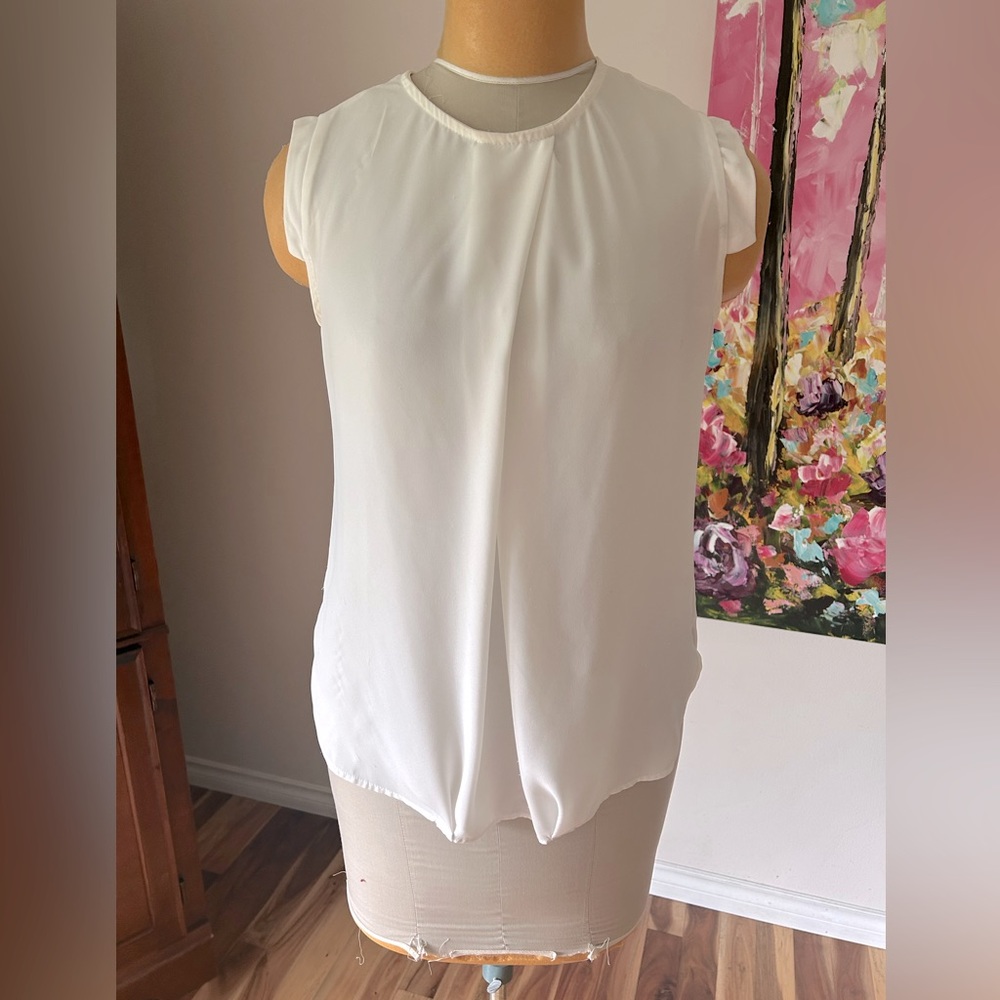 Ladies Sleeveless Dress Blouse. THX, thanks collection. White. EUC Size M.